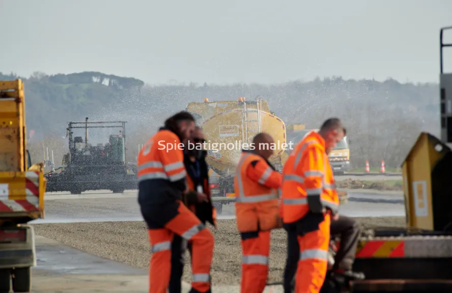 Photo SPIE BATIGNOLLES / MALET - Piste et tarmac