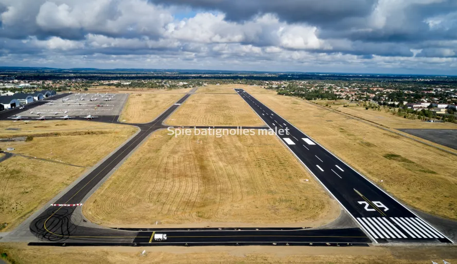 Photo SPIE BATIGNOLLES / MALET - Piste et tarmac