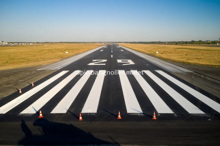 Photo SPIE BATIGNOLLES / MALET - Piste et tarmac