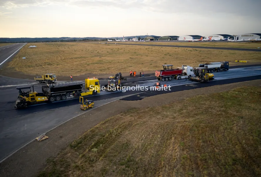 Photo SPIE BATIGNOLLES / MALET - Piste et tarmac