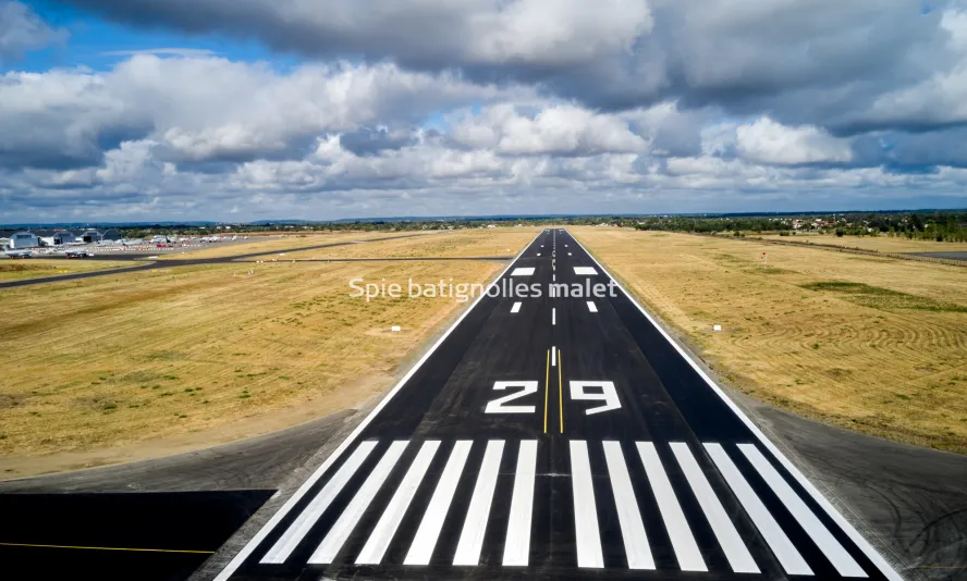 Photo SPIE BATIGNOLLES / MALET - Piste et tarmac
