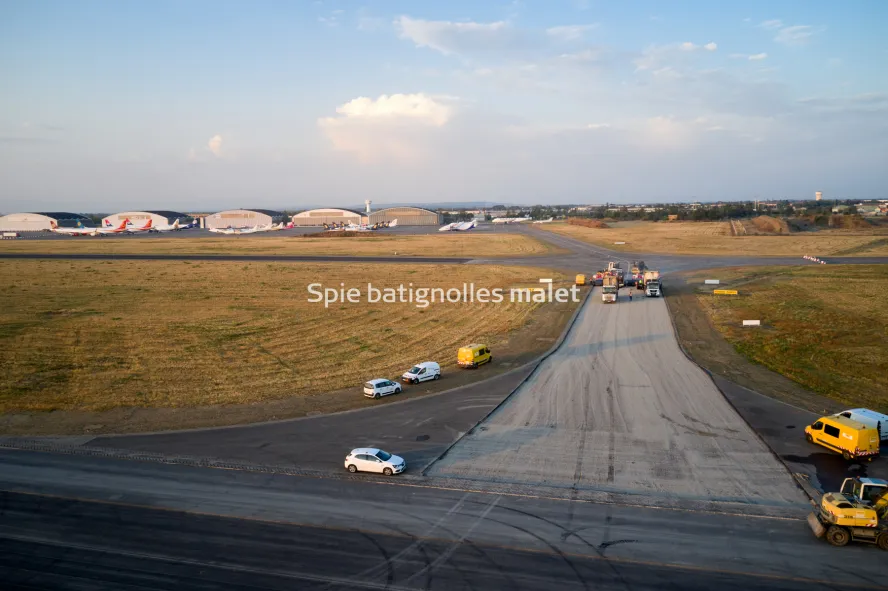 Photo SPIE BATIGNOLLES / MALET - Piste et tarmac