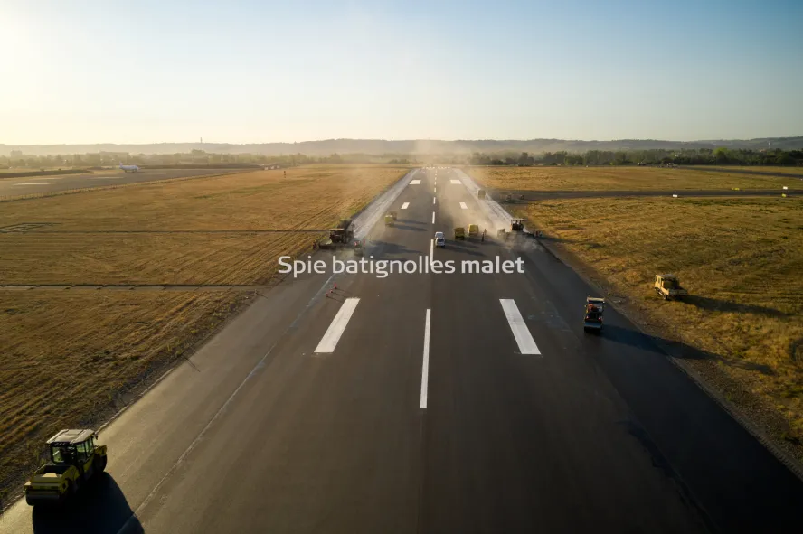 Photo SPIE BATIGNOLLES / MALET - Piste et tarmac
