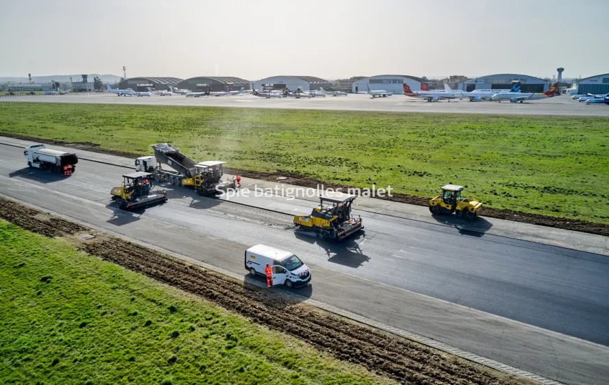 Photo SPIE BATIGNOLLES / MALET - Piste et tarmac