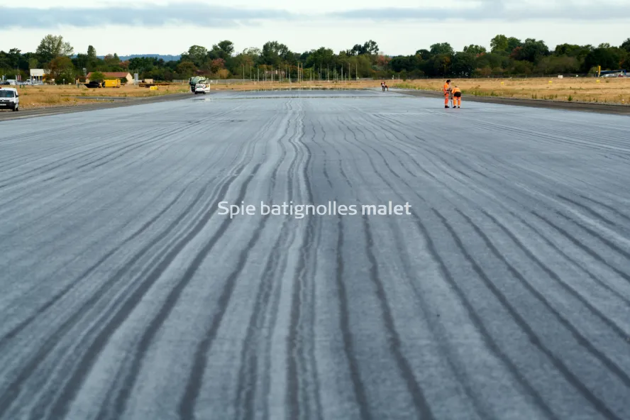 Photo SPIE BATIGNOLLES / MALET - Piste et tarmac