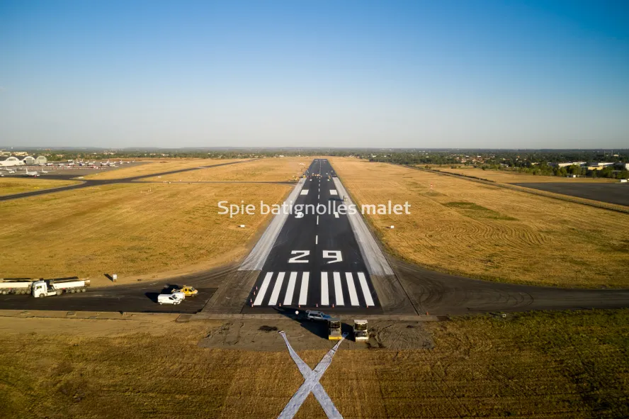 Photo SPIE BATIGNOLLES / MALET - Piste et tarmac