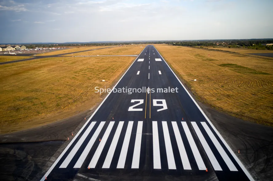 Photo SPIE BATIGNOLLES / MALET - Piste et tarmac